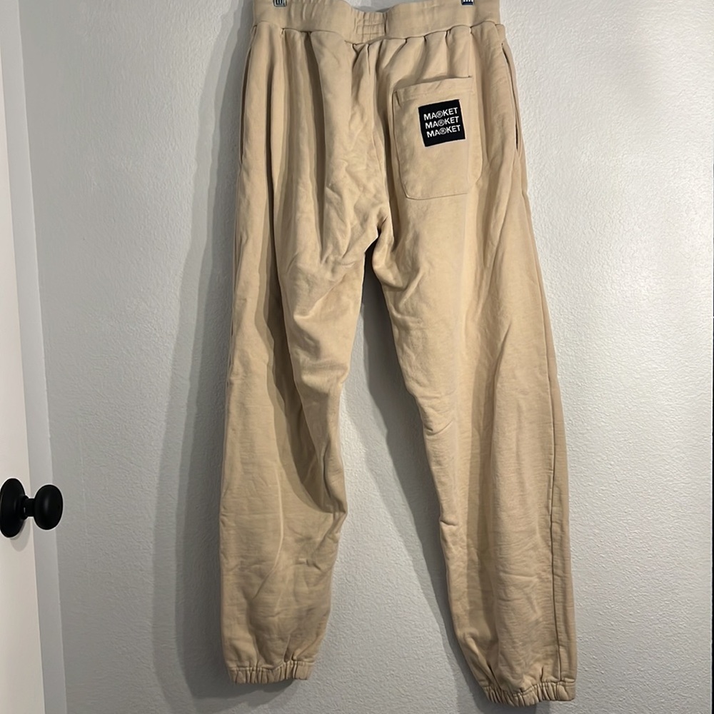 Market Laurel Wreath Sweatpants - Picture 12 of 15